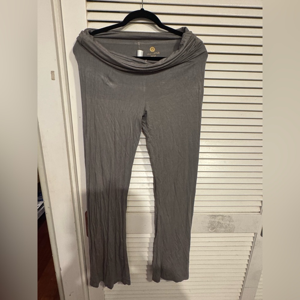 Lily Lotus Charcoal Leggings
